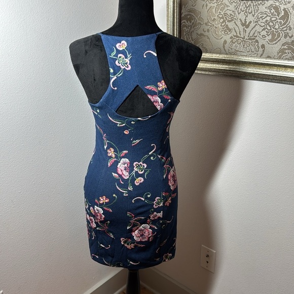 BCBGeneration floral print racer back blue fit mini dress Sz 2 - Picture 6 of 9